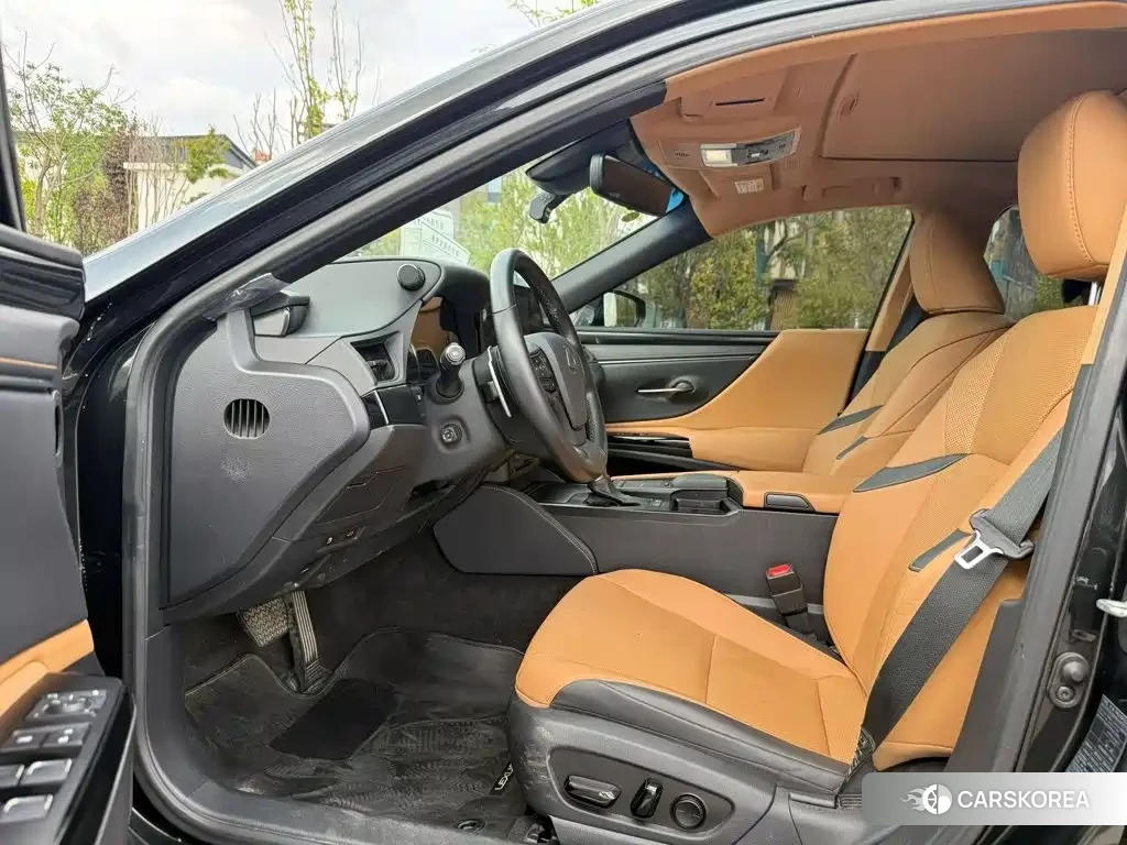 Lexus ES 2022 Черный из Китая, фото 4