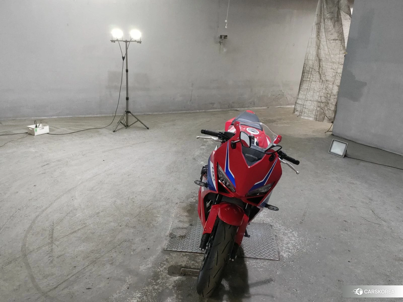 Проданный Honda CBR650R E-CLUTCH id 3950146 из Японии, фото 4