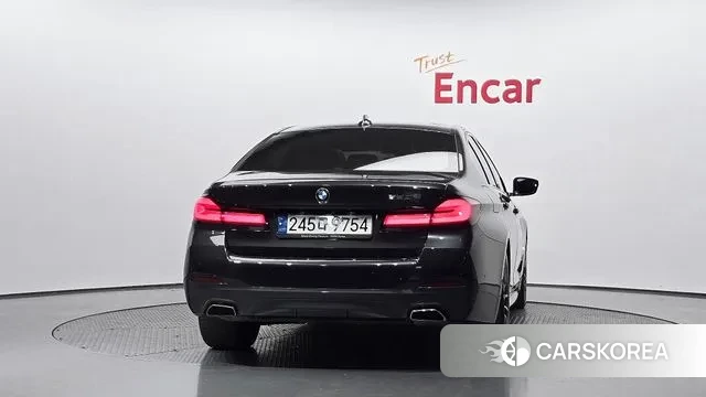 BMW 5 Series (G30) id 3422129 из Кореи 14