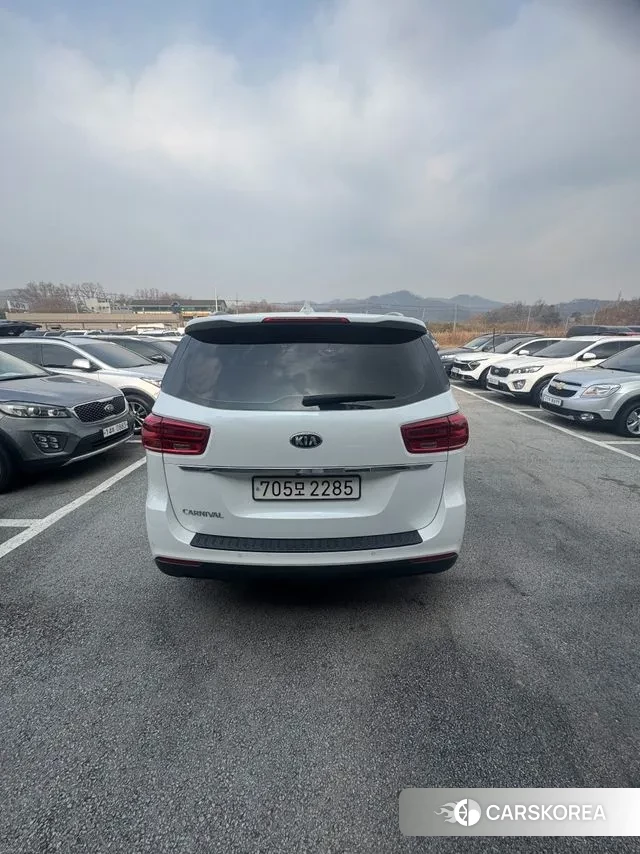 Kia The New Carnival id 3402971 из Кореи 13