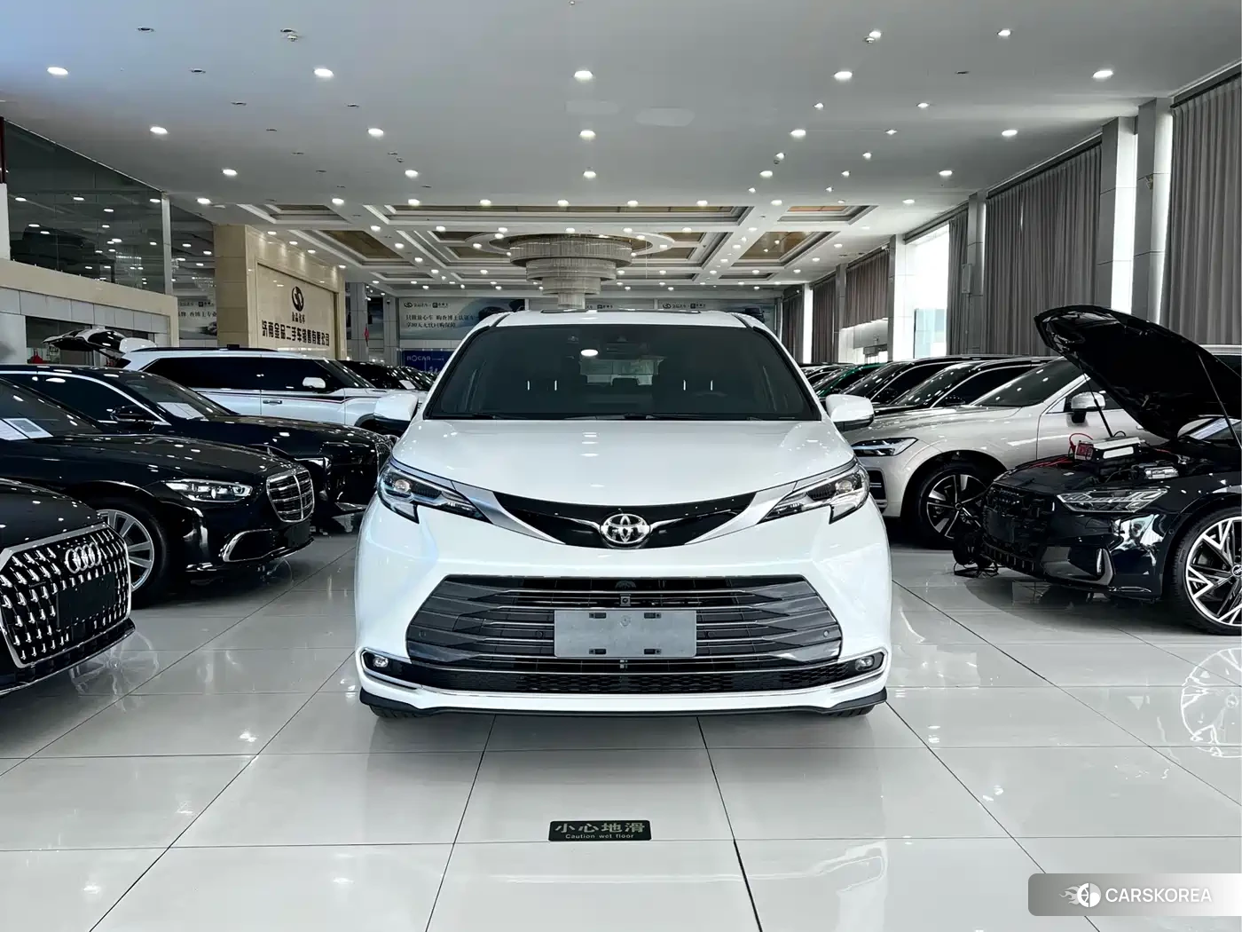 Toyota Sienna id 4547649 из Китая 19