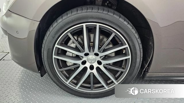 Maserati Ghibli id 4605223 из Кореи 27