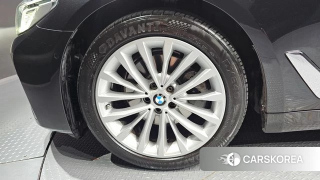 BMW 5 Series (G30) id 4688098 из Кореи 24