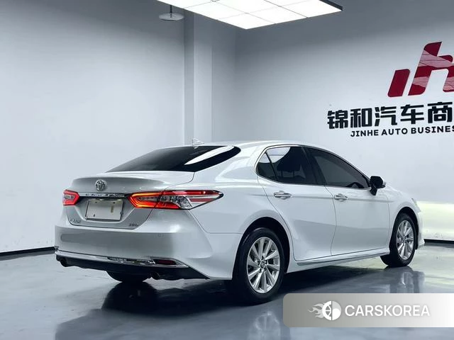 Toyota Camry 2023 Белый из Китая, фото 4