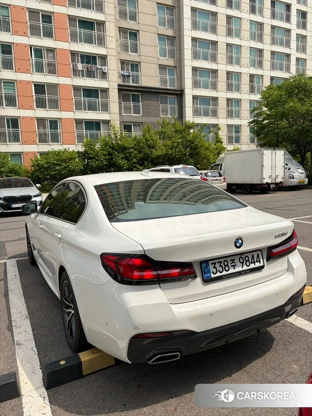 BMW 5 Series (G30) 2021 Белый из Кореи, фото 4