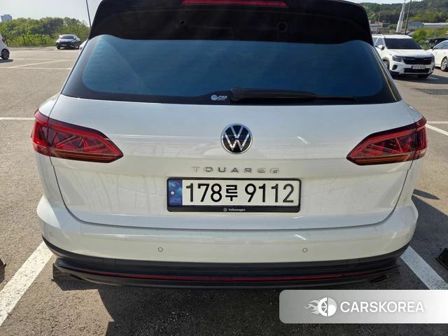 Volkswagen Touareg 3rd generation 2022 Белый из Кореи, фото 4
