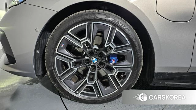 BMW 5 Series (G60) id 4301915 из Кореи 28