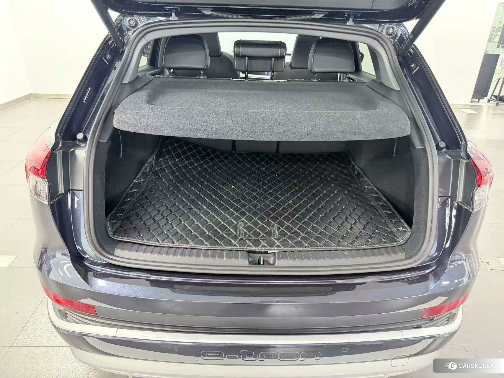 Audi Q4 2023 Темно-серый из Китая, фото 4