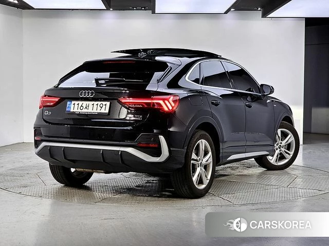 Audi Q3 (F3) 2022 Черный из Кореи, фото 4