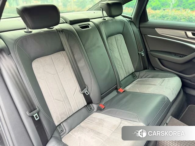 Audi A6L id 4300993 из Китая 17