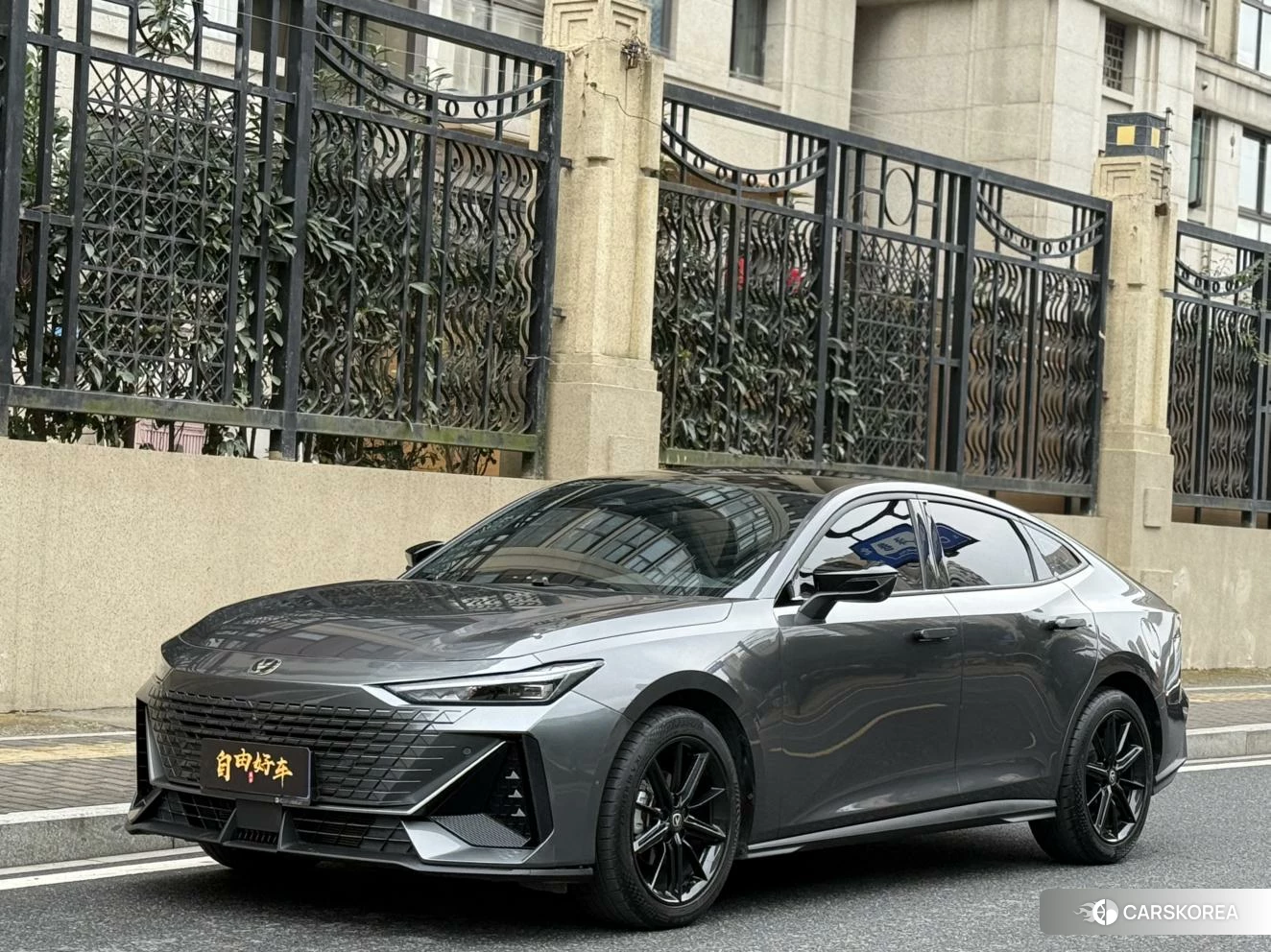 Chang'an UNI-V 2023 Темно-серый из Китая, фото 6