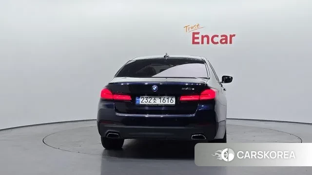 BMW 5 Series (G30) id 3488684 из Кореи 14