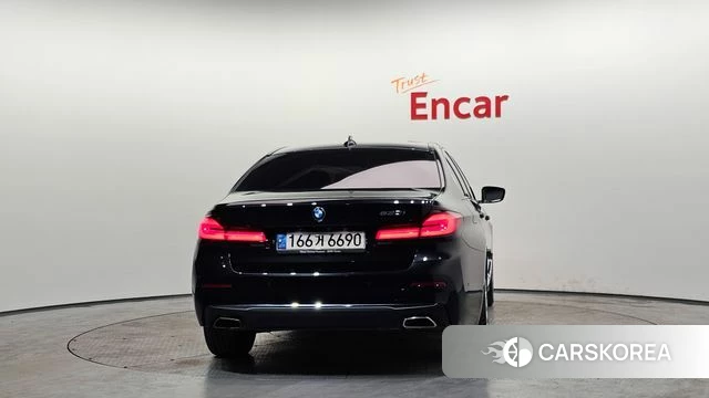 BMW 5 Series (G30) id 3941934 из Кореи 14