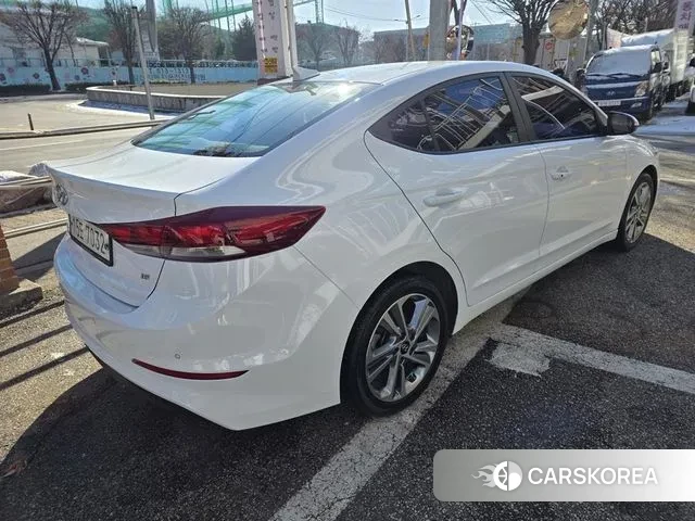 Hyundai Avante AD id 3449691 из Кореи 14