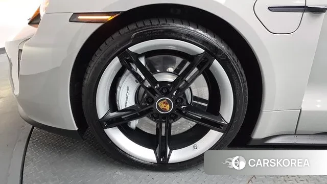 Porsche Taycan id 3533828 из Кореи 14