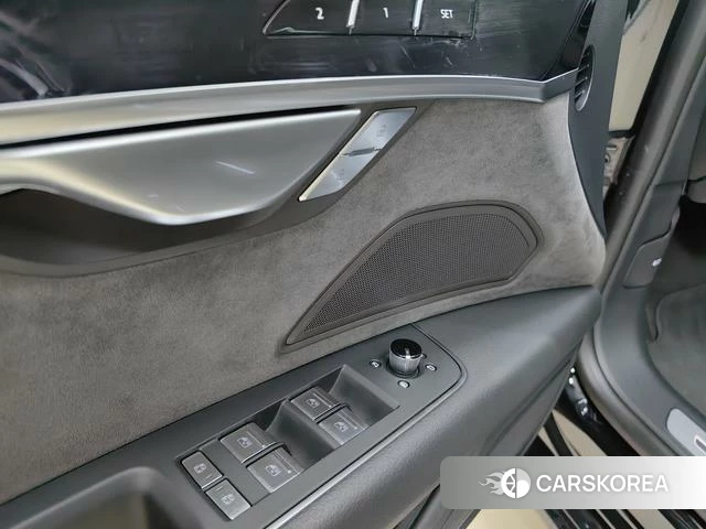 Audi A8 id 4274176 из Китая 23