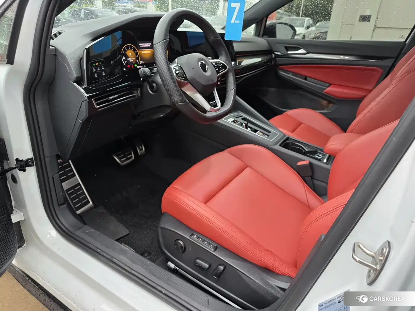 Volkswagen Golf 2023 Белый из Китая, фото 4