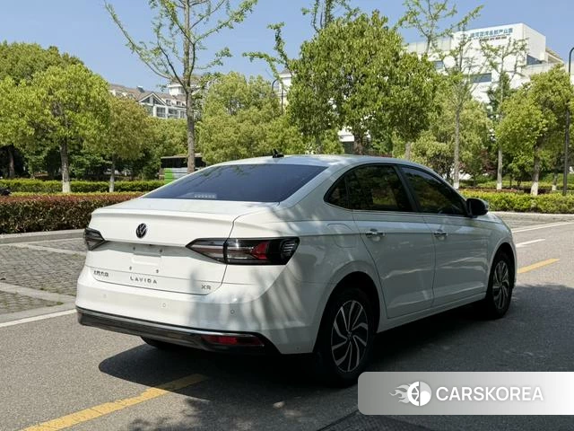 Volkswagen Lavida 2024 Белый из Китая, фото 5