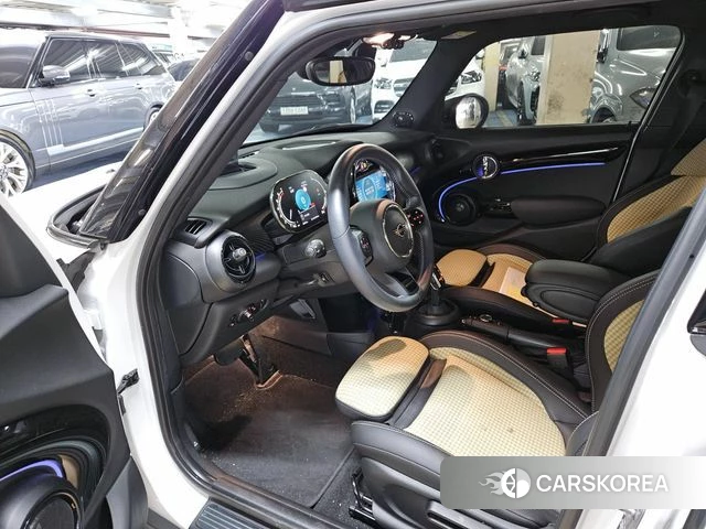Mini Cooper S 2023 Белый из Кореи, фото 5