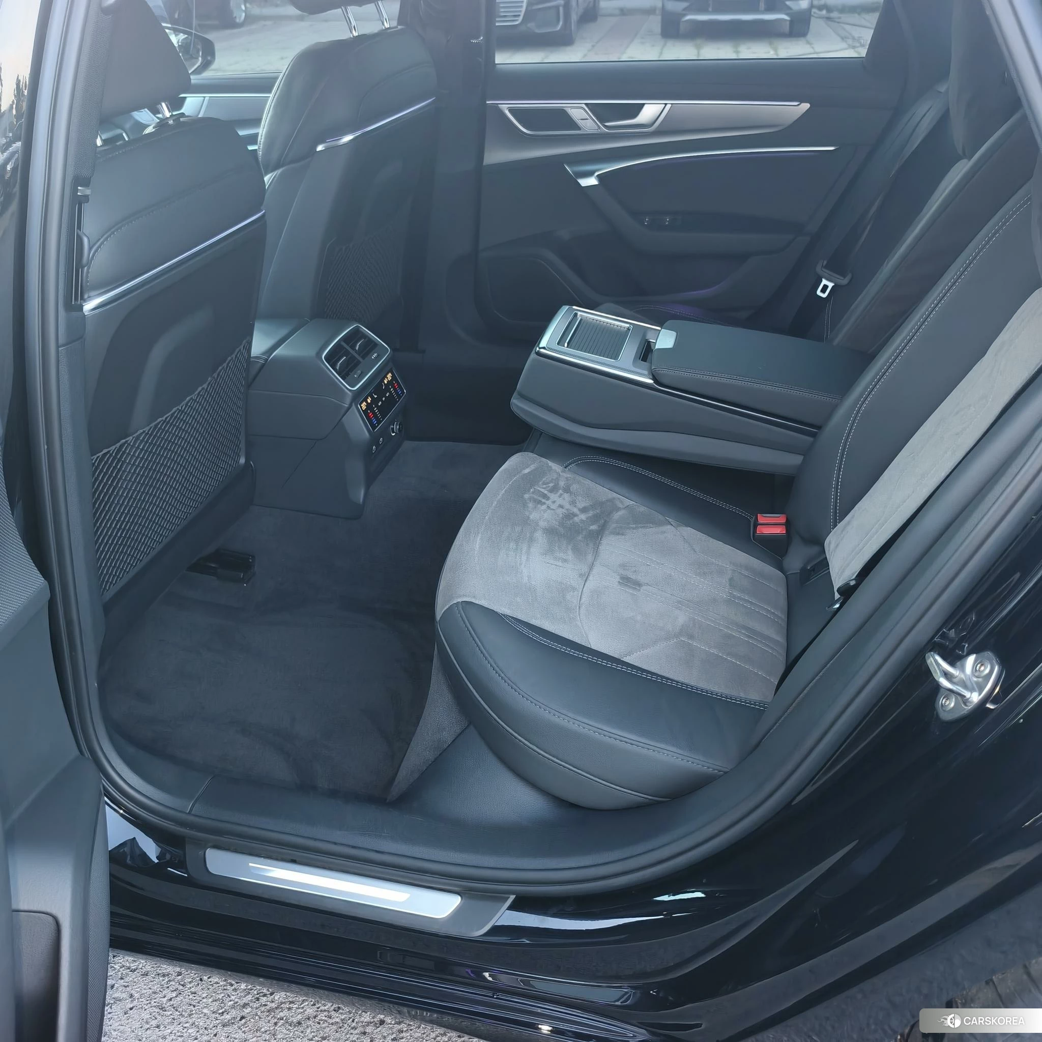 Audi A6L id 4461460 из Китая 10