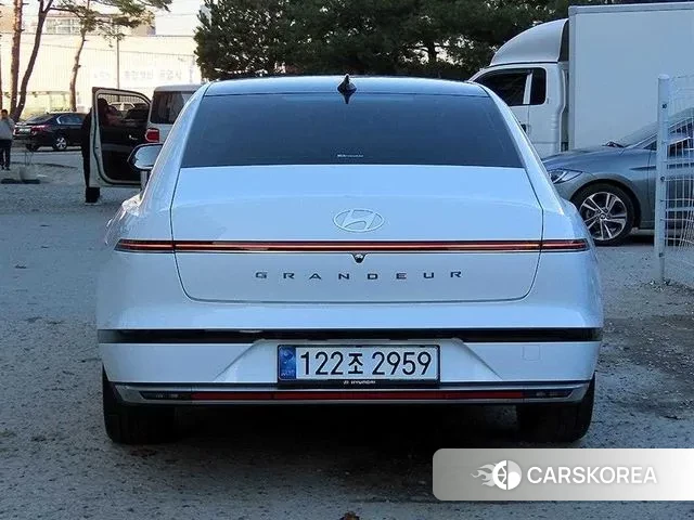 Hyundai Grandeur (GN7) id 3431562 из Кореи 14