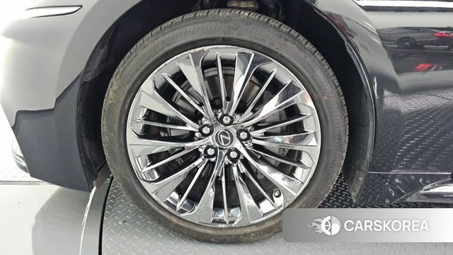 Lexus LS500h 5th generation id 4339656 из Кореи 28