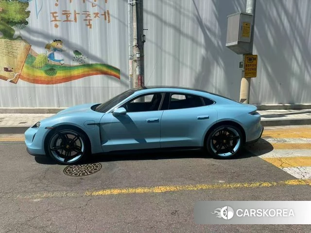 Porsche Taycan 2023 Небесно-голубой из Кореи, фото 6