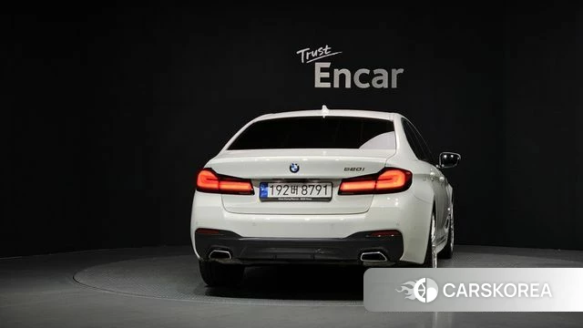 BMW 5 Series (G30) id 3865166 из Кореи 14