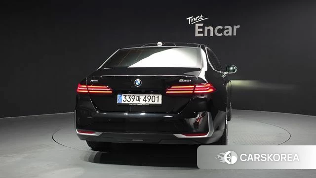 BMW 5 Series (G60) id 3838462 из Кореи 14