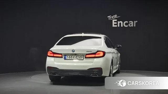 BMW 5 Series (G30) id 3307451 из Кореи 14