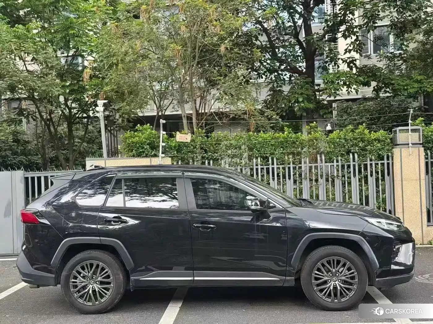 Toyota Wildlander 2023 Черный из Китая, фото 4
