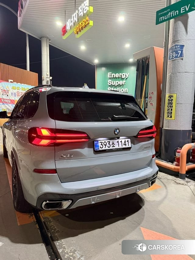 BMW X5 (G05) 2025 Светло-серебряный цвет из Кореи, фото 4