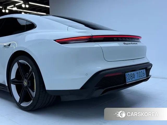 Porsche Taycan id 3064222 из Кореи 14