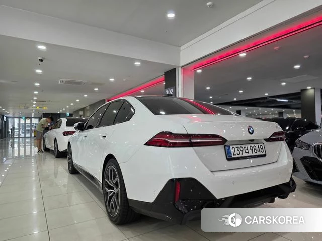 BMW 5 Series (G60) id 4427198 из Кореи 9