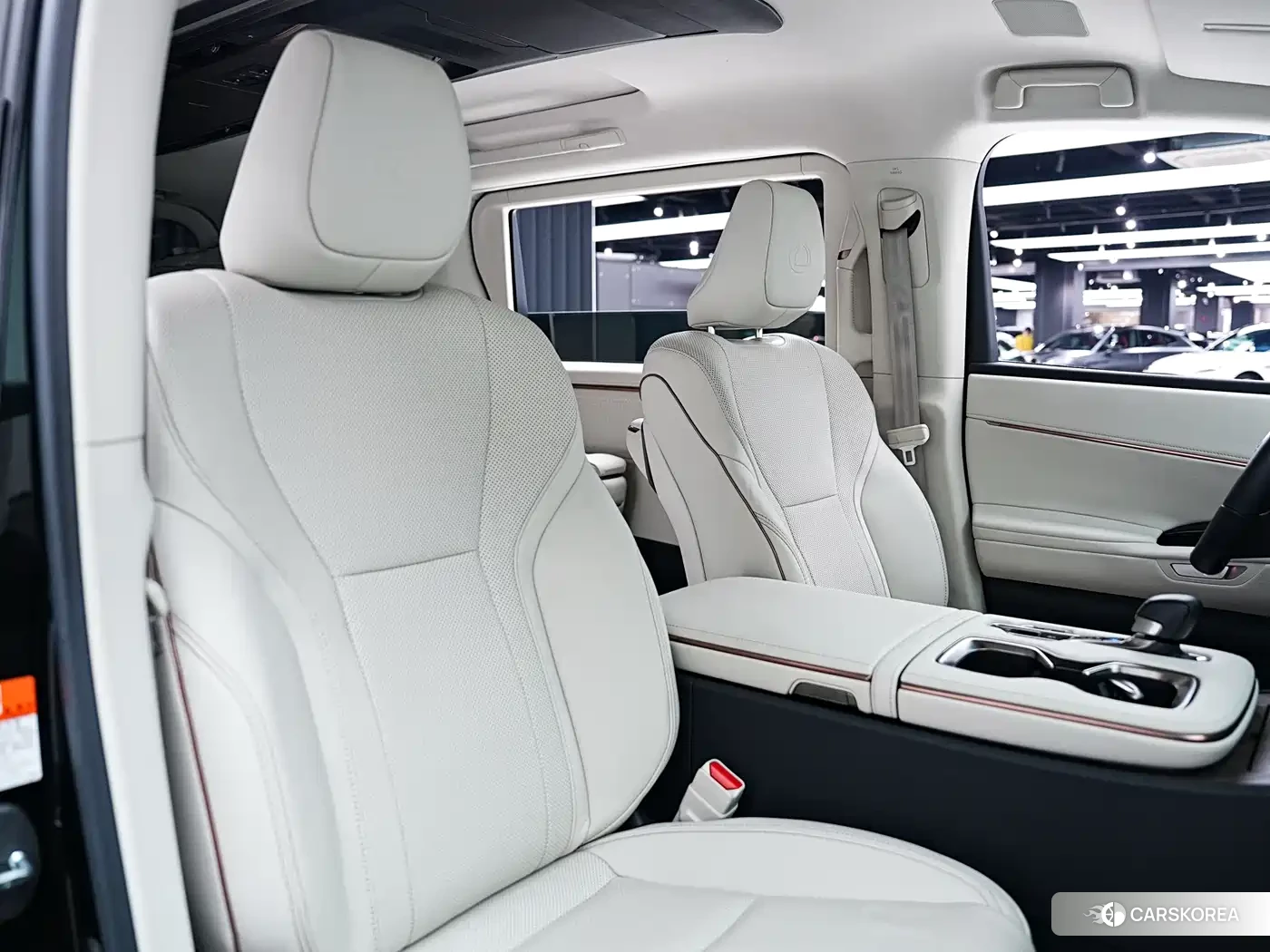 Lexus LM id 4547199 из Китая 19