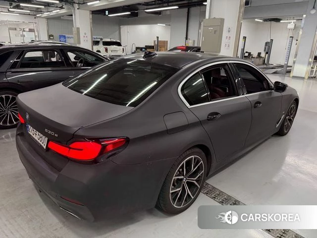 BMW 5 Series (G30) 2021 Черный из Кореи, фото 4
