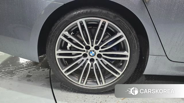 BMW 5 Series (G30) id 3911628 из Кореи 14