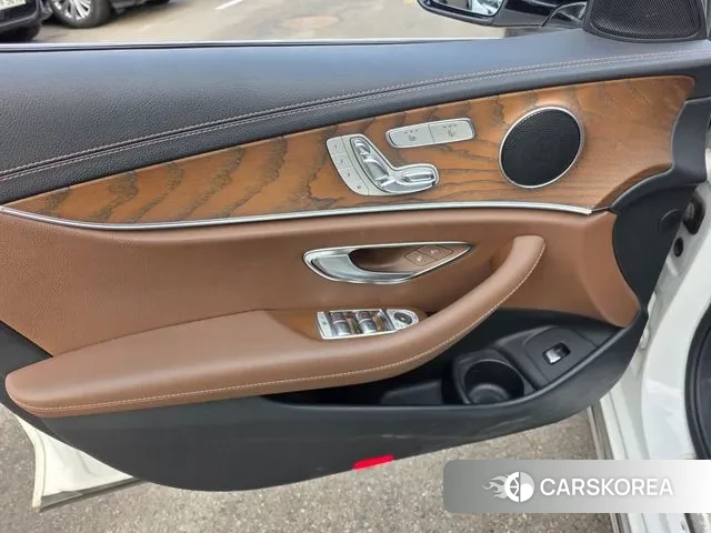 Mercedes-Benz E-Class W213 2020 Белый из Кореи, фото 4