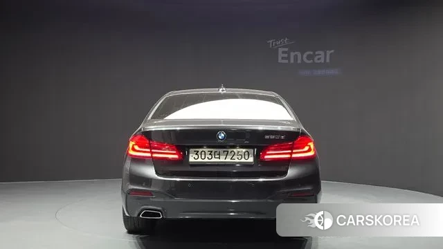 BMW 5 Series (G30) id 3344649 из Кореи 14