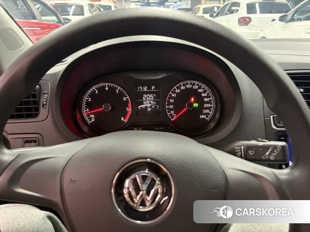 Volkswagen Polo 2018 Белый из Китая, фото 4
