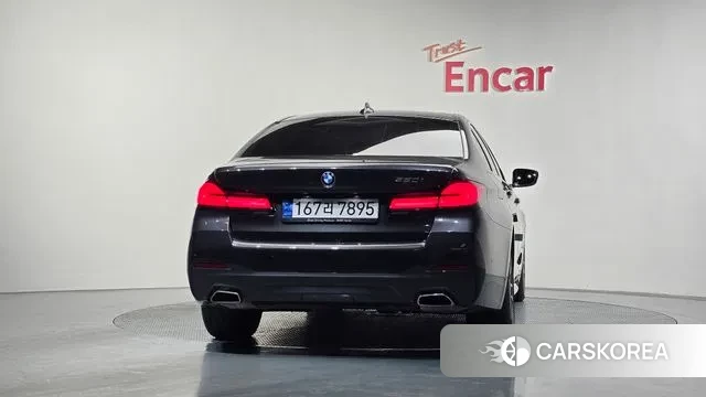 BMW 5 Series (G30) id 3467539 из Кореи 14