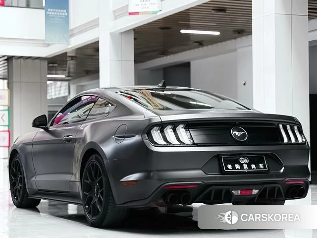 Ford Mustang 2021 Темно-серый из Китая, фото 4