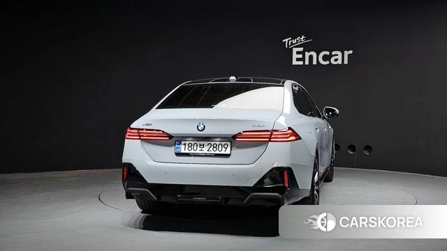 BMW 5 Series (G60) id 3831397 из Кореи 14