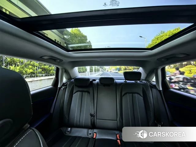 Audi A4L id 4328436 из Китая 10