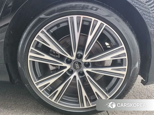 Audi A6L id 4290302 из Китая 12