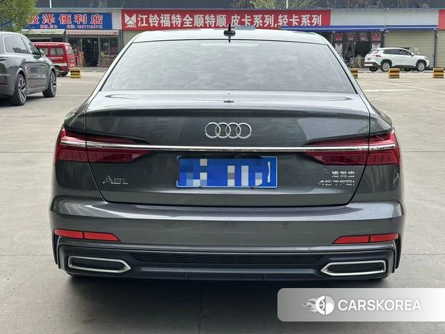 Audi A6L 2021 Темно-серый из Китая, фото 4