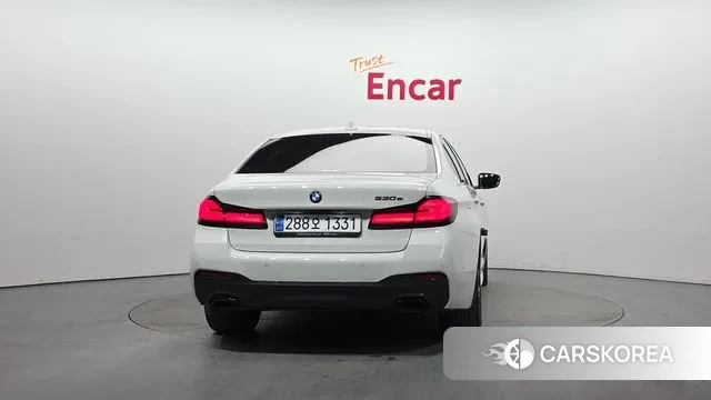 BMW 5 Series (G30) id 3459063 из Кореи 14