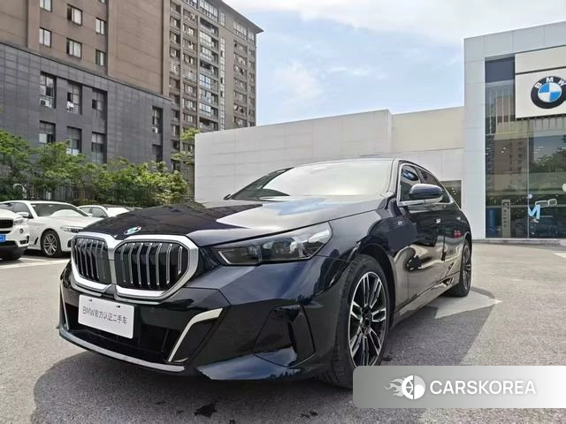 BMW 5 series 2025 Черный из Китая, фото 4