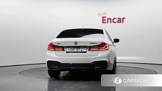 BMW 5 Series (G30) id 3814559 из Кореи 14