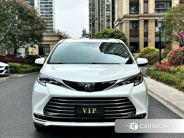 Toyota Saina 2022 Белый из Китая, фото 4